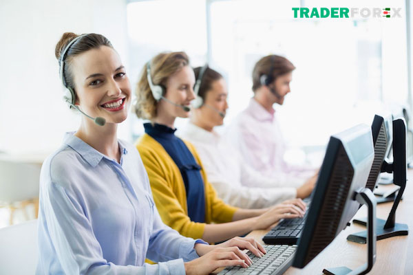 Đội ngũ chăm sóc khách hàng hỗ trợ 24/24 cho các Traders